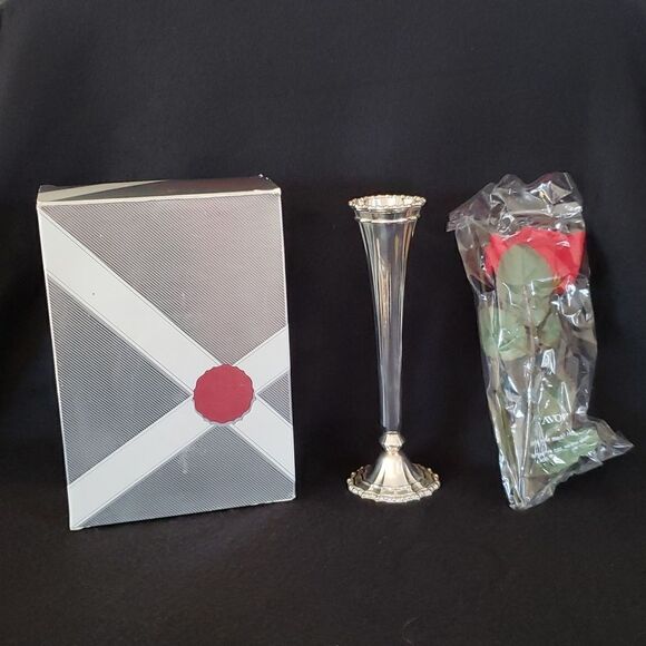 Vintage 1978 Hudson Manor Silverplated Bud Vase and Scented Rose - Picture 1 of 11